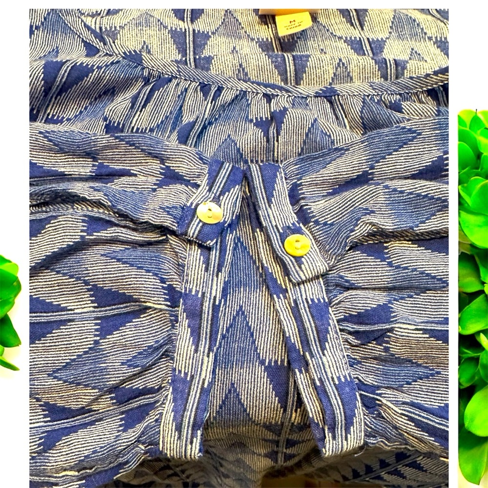 Merona π¦ Sz M Blue Blouse with Relaxed Fit and Rounded Neckline - Picture 9 of 9